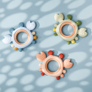 Mordedor de cangrejo de madera unisex de grado alimenticio <span class=keywords><strong>para</strong></span> bebés, juguete educativo de silicona suave seguro <span class=keywords><strong>para</strong></span> morder, juguetes de frutas a granel, mordedor <span class=keywords><strong>para</strong></span> bebés de gran venta - Product Image 5