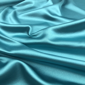 50D * 75D brillant polyester satin <span class=keywords><strong>tissus</strong></span> pour vêtements robes doublure tissu 100% Polyester brillant liquide satin tissu <span class=keywords><strong>au</strong></span> mètre - Product Image 3