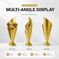 Trophée étoile en résine HBL personnalisable avec logo gravé, design incurvé or et argent, pour cérémonie d'entreprise