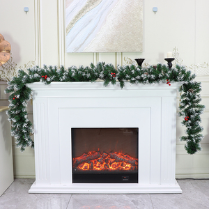 Guirlande de Noël en PVC blanc vert pointu avec pommes de pin et baies rouges, décoration intérieure pour salon - Product Image 1