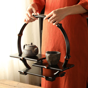 Étagère de présentation ronde en forme de bambou avec joints décoratifs, type sur pied, pour l'affichage d'objets artisanaux dans un salon de style chinois - Product Image 1