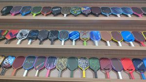 Raquette de pickleball <span class=keywords><strong>Joola</strong></span> personnalisée en fibre de carbone avec logo OEM, thermoformée, approuvée USAPA, produit de divertissement sportif, noyau en mousse - Product Image 6