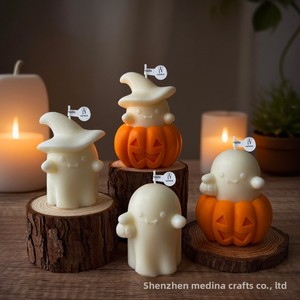 Candela Artigianale a Forma di Fantasma di Zucca Profumata alla <span class=keywords><strong>Vaniglia</strong></span> Francese, Decorazione Creativa e Spettrale per Halloween e Regalo Accogliente per le Feste - Product Image 1