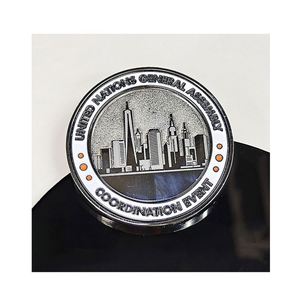 Pièce de monnaie en métal émaillée 3D personnalisée en forme d'aigle, réalisée sur mesure avec technique de moulage, commande minimale pour cadeaux d'affaires et collection de badges - Product Image 1