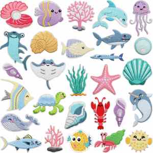 Patchs brodés thermocollants en feutre non tissé et fil de polyester, écologiques, sur le thème de la vie marine : Requin, Dauphin, Méduse, Petits poissons, Coquillage - Product Image 1