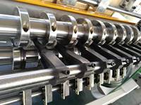 Machine à découper les cloisons en carton ondulé à grande vitesse automatique QHPACK