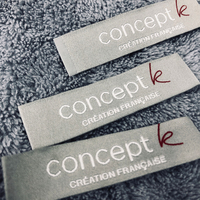 Étiquettes de vêtements en tissu satiné carrées et rectangulaires écologiques personnalisées avec logo imprimé, étiquettes de transfert en silicone personnalisées, étiquettes en caoutchouc