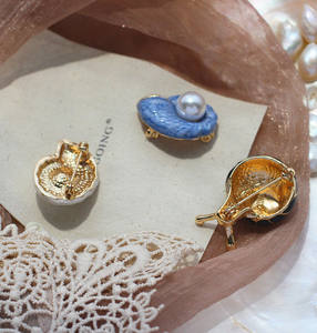 エレガントなブローチ小さなコンクエナメル天然淡水パールシェル子供用おしゃれなコサージュ結婚式用ギフト合金 - Product Image 6