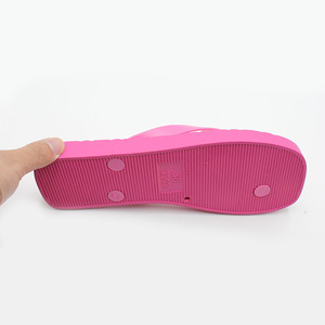 Venta al por mayor barato verano interior al aire libre mujeres chanclas zapatillas <span class=keywords><strong>playa</strong></span> suave suela chanclas planas para las señoras de alta calidad - Product Image 6