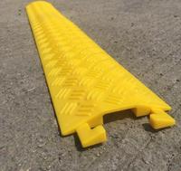 Couvercle de chute de rampe de câble de bureau léger et durable à 1 canal pour protecteurs de cordon de fil de bosses de vitesse fil de câble en plastique polyuréthane