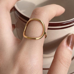 טבעות עיגול גדולות פשוטות זהב רגיל 18 קראט גבוה נירוסטה תכשיטים פשוטים אופנתיים בציפוי זהב - Product Image 2