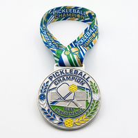 Médaille de récompense de pickleball en alliage de zinc plaqué or, émail souple, moulée sur mesure en usine, pour les ligues de sports de raquette