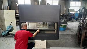 Insert de cheminée à <span class=keywords><strong>bois</strong></span> moderne <span class=keywords><strong>double</strong></span> <span class=keywords><strong>face</strong></span> en acier de 1600mm en <span class=keywords><strong>bois</strong></span> épais pour villas et hôtels Grand verre pour salle à manger et salon - Product Image 4