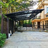 Kanopi Carport Aluminium Modern Satu Sisi Melengkung dengan Atap Logam untuk Parkir Atap Komersial, Villa, dan Halaman Terbuka
