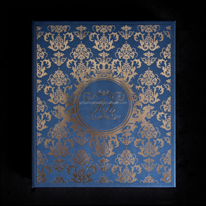 Invitación de caja de tapa dura arabesca personalizada de lujo con sobre de papel azul marino acrílico transparente de lámina dorada - Product Image 1