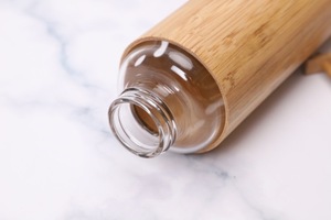 Bouteille d'eau en <span class=keywords><strong>verre</strong></span> à <span class=keywords><strong>double</strong></span> <span class=keywords><strong>paroi</strong></span> et en bambou avec manchon en bambou & Bouteille d'eau en <span class=keywords><strong>verre</strong></span> et acier inoxydable avec manchon en bambou - Product Image 5