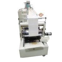 Machine voor het maken van kleverige muizen- en insectenvallen (bijv. muggen, fruitvliegen) met hotmelt lijm.