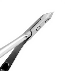 Pince à cuticules professionnelle durable à mâchoires biseautées courbées VNC-04-GC en acier inoxydable gris avec manche droit pour manucure de précision - Product Image 1