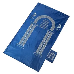 2023 nuevo diseño estilo personalizado impreso fácil de llevar muselina alfombra de oración alfombra desinfectante alfombra de oración para musulmanes