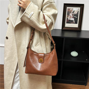 Sac fourre-tout de luxe multi-usages à fermeture éclair grande capacité pour femme, idéal pour un usage quotidien - Product Image 4