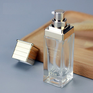 Botella <span class=keywords><strong>de</strong></span> cristal cuadrada transparente con tapa dorada, botella <span class=keywords><strong>de</strong></span> aceite <span class=keywords><strong>de</strong></span> esencia con logotipo personalizado, 120ml, 100ml, 40ml, 30ml, 50g, 30g, a buen <span class=keywords><strong>precio</strong></span> - Product Image 3