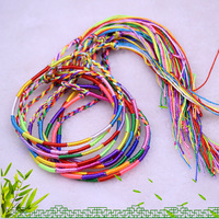 Bracelet tissé à la main en ficelle de coton coloré personnalisable Bracelet tressé en cordon de coton arc-en-ciel Bracelet bon marché