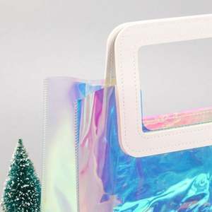 Bolsa de Compras Impermeable de Poliéster Holográfico con Cierre de Cremallera y Logotipo Personalizado - Bolsa de Regalo Tipo Jelly - Product Image 4