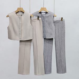 Costume pour femme personnalisé OEM ODM de haute qualité, veste décontractée, haut et pantalon pour la saison printemps-automne - Product Image 1