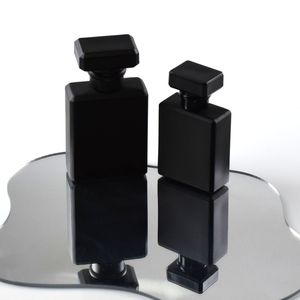 Elegante Flacone Spray Opaco Nero da 30 <span class=keywords><strong>ml</strong></span>, 50 <span class=keywords><strong>ml</strong></span>, <span class=keywords><strong>100</strong></span> <span class=keywords><strong>ml</strong></span>, Bottiglia Quadrata Nera per Profumo - Product Image 3