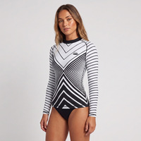 Protection solaire pour femmes : Rashguard à manches raglan, coupe ajustée, anti-frottement, coutures plates pour les journées à la plage
