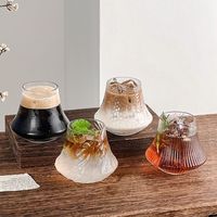 PFAS-vrij, loodvrij, food-grade, hoog borosilicaatglas, Fuji-bergvormig, aanpasbaar tumbler, met handgesneden reliëfstructuur