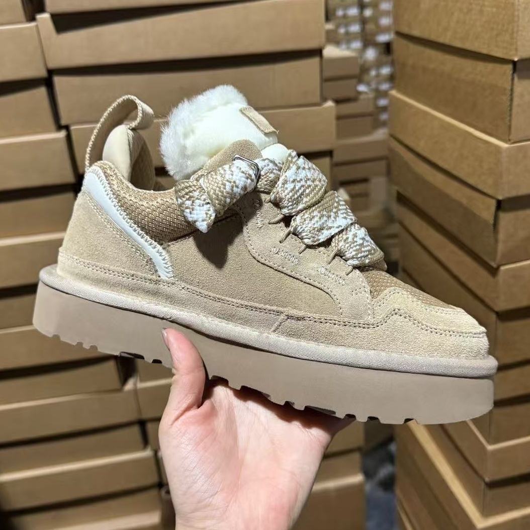 สีน้ำตาลอ่อน