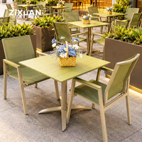 Tables d'extérieur, mobilier de patio, fauteuils, chaises de jardin et de restaurant, table basse de bistrot, chaise nordique de café, ensemble de table à manger de luxe