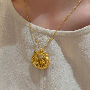 Collana in Titanio Dorato con Ciondolo Traforato Portafortuna, Prosperità e Longevità, Nuovo Stile <span class=keywords><strong>Punk</strong></span> Cinese 2026 per Donna - Product Image 3