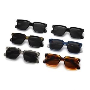 Lunettes de soleil polarisées carrées UV400 à grande monture pour hommes et femmes, avec logo personnalisé, collection mode 2026 - Product Image 3