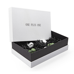 Scatole Regalo Rigide di Lusso in Cartone Bianco con Logo Personalizzato, Laminazione Opaca, Riciclabili, con Coperchio Rimovibile per Packaging Cosmetico - Product Image 4