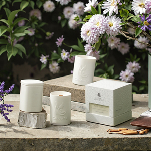 Bougie d'aromathérapie artisanale en cire de soja, dans un récipient en céramique, avec poésie tibétaine romantique, ornement décoratif, cadeau pour les fêtes et Diwali, végétalien - Product Image 2