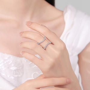 Anillo de Doble Curva en C con Incrustaciones de Diamantes, Chapado en Cobre para Mujer, Estilo Minimalista, Diseño de Línea Original, Oro, Plata, 18k - Product Image 5