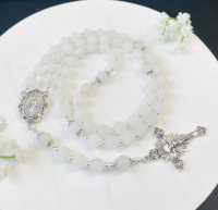 Collier de prière catholique en perles de jade blanc mat avec médaille miraculeuse fleurie, pour cadeau religieux