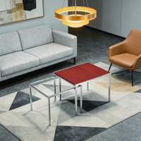 Ensemble de tables basses gigognes modernes réglables en bois rouge et verre avec cadre chromé, table d'appoint minimaliste pour salon