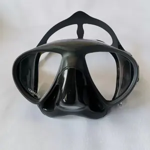 Masker selam skuba profesional Volume rendah, masker Snorkeling kaca Tempered tanpa bingkai