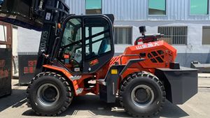 Venta Directa de Fábrica KaiDa, Montacargas Articulado de 5 Toneladas, 4x4, Motor Diésel Todoterreno, Mástil de Tres Etapas, 1 Año de Garantía para Terrenos Difíciles - Product Image 2