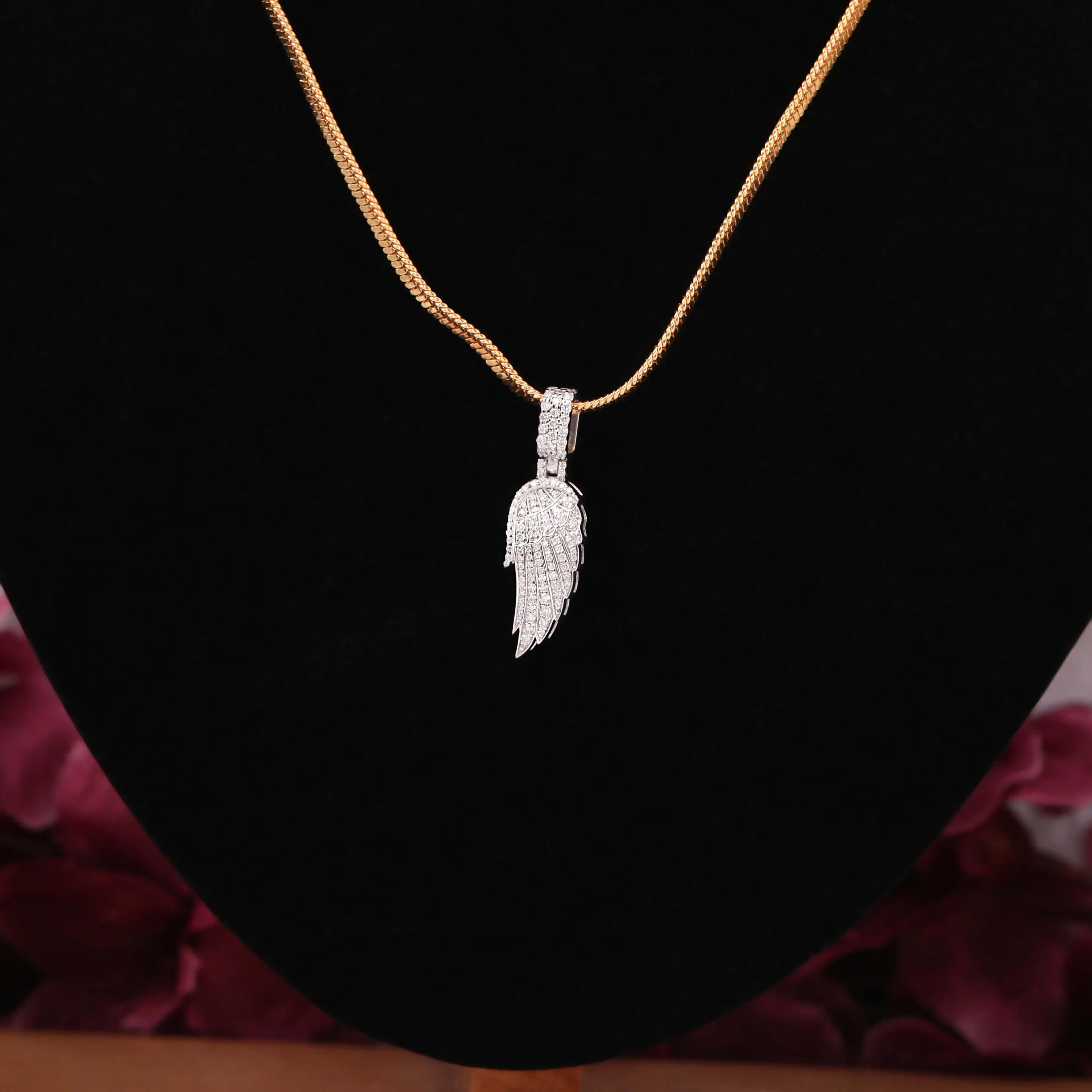 FEATHER SHAPED AESTHETIC PENDANT WITH TINEY ROUND LAB GROWN DIAMOND IN 14KT SOLID GOLD FOR ALL OCCASIONS FOR WOMEN