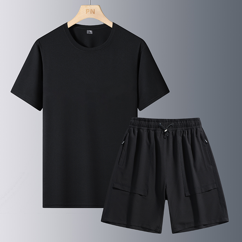 Camiseta negra + Pantalón corto negro
