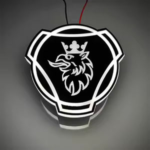 HST-25124 24V Badge lumineux LED coloré avec logo King, compatible avec les camions lourds <span class=keywords><strong>Scania</strong></span>, emblème de calandre personnalisé - Product Image 1