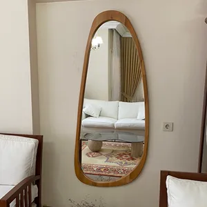 Specchio da parete in legno a tutta massa con pavimento asimmetrico personalizzato specchio con cornice in legno irregolare a figura intera per camera da letto