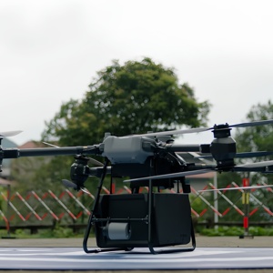 FlyCart 30 FC30 โดรนสำหรับผู้เริ่มต้น โดรนส่งของ UAV รับน้ำหนักได้ 30 กก. กล่องบรรจุ 70 ลิตร ระยะบินสูงสุด 6000 ม. พร้อมกล้อง ระยะส่งสัญญาณ 7 กม. - Product Image 4