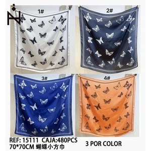 Foulard Quadrato con Farfalle 70x70Cm, Accessorio Moda in Seta Stampata per Donne - Product Image 3