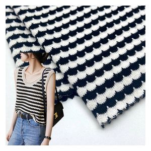 قشور السمك خيوط سوداء وبيضاء صبغ قطن بوليستر رايون مطاطي نسيج سويتر Hacci 280GSM - Product Image 1