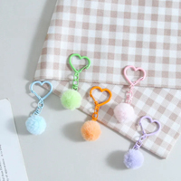 Pendentif boule en peluche mignon et coloré avec boucle en forme de cœur et boucle à 8 caractères, porte-clés DIY, porte-clés pompon doux, accessoire de sac, promotion